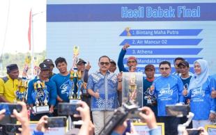 Festival Sandeq Teluk Mandar 2025 Ditutup, Gubernur Janjikan Kemeriahan yang Lebih