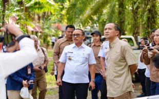 Gubernur Sulbar bersama Menteri Transmigrasi Tinjau Dua Lokasi Mess Patriot di Mamuju