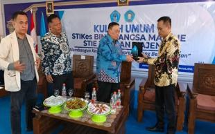 Dihadapan Mahasiswa STIKes BBM, Salim Beberkan Strategi