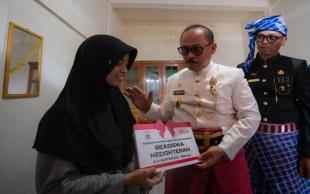 Pemprov Sulbar Salurkan Beasiswa di Hari Kemerdekaan